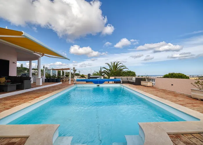 Dom wakacyjny Luxury Lge Pool Hot Tub