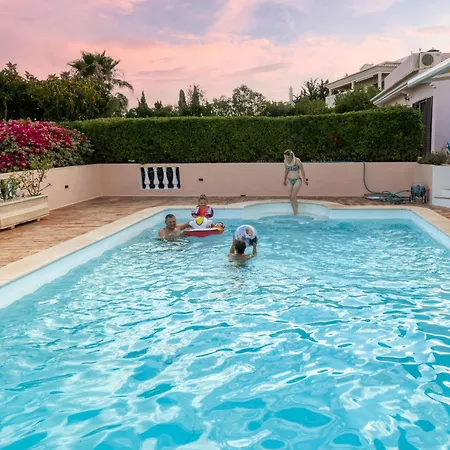 Vakantiehuis Luxury Lge Pool Hot Tub *